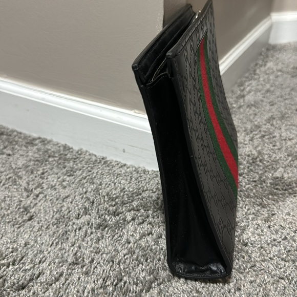 Gucci GG Signature Web Pouch - Picture 2 of 8